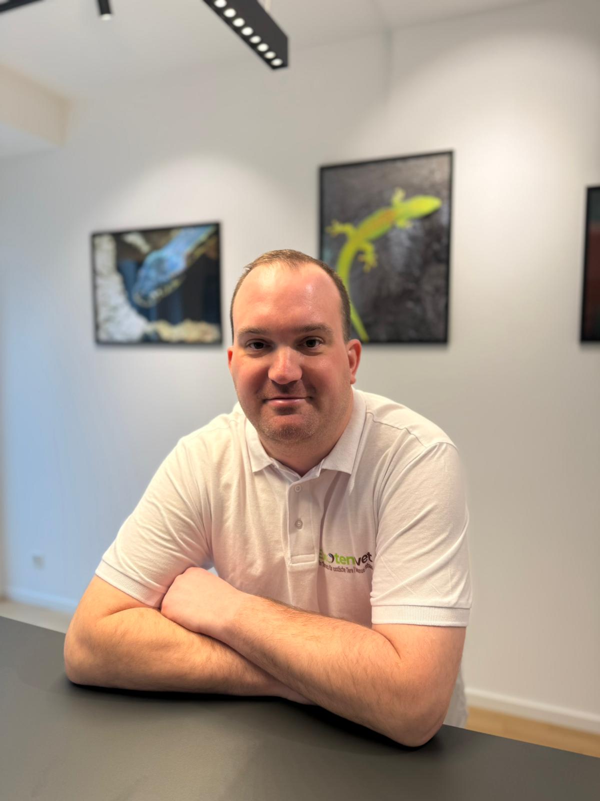 Manuel Uhlhaas - Tierarzt für exotische Tiere